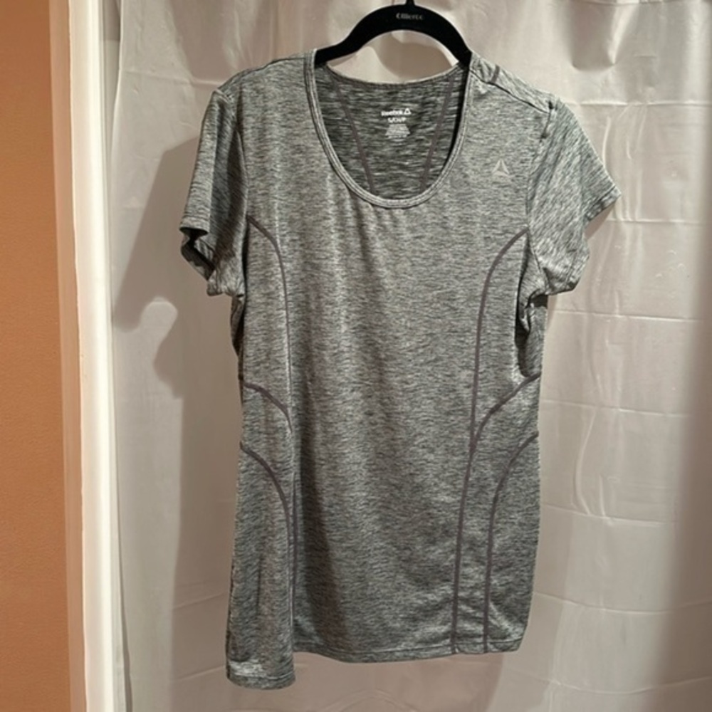 Reebok Grey short sleeved T-shirt size S